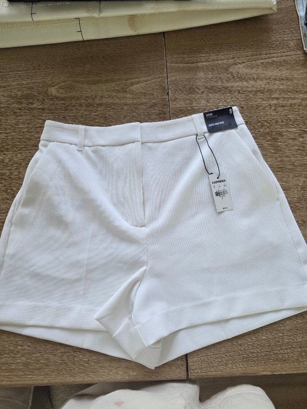 Express white shorts size 8 high rise NWT